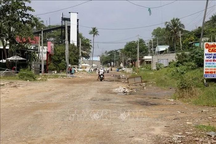 Khu vực vướng mặt bằng trước đây của dự án nâng cấp tuyến đường trung tâm du lịch Mũi Né (Lâm Đồng) nên chưa thể triển khai thi công.