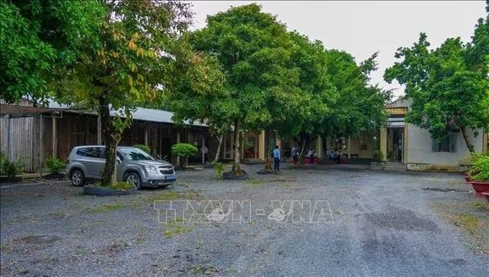 Trụ sở Tòa án nhân dân Khu vực 11 tại xã Tân Châu, tỉnh Tây Ninh hiện còn hạn chế về diện tích và điều kiện cơ sở vật chất phục vụ hoạt động.