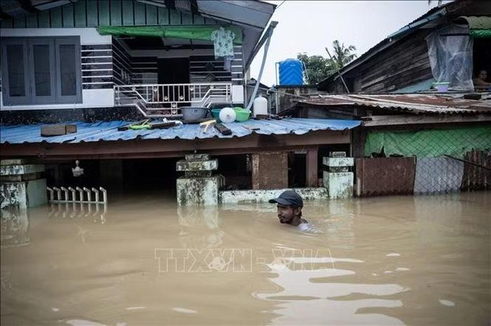 Cảnh ngập lụt sau những trận mưa lớn tại vùng Bago, miền Nam Myanmar. Ảnh tư liệu: AFP/TTXVN