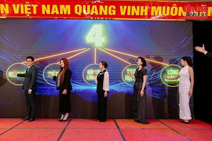 Các đại biểu nhân nút khai mạc Cuộc thi Hoa hậu Doanh nhân Đông Nam Á 2026.
