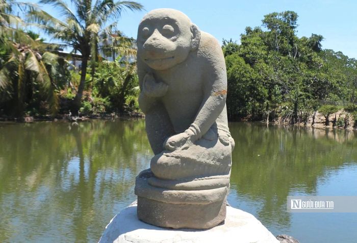 Pho tượng thần khỉ Hanuman nặng 150kg.