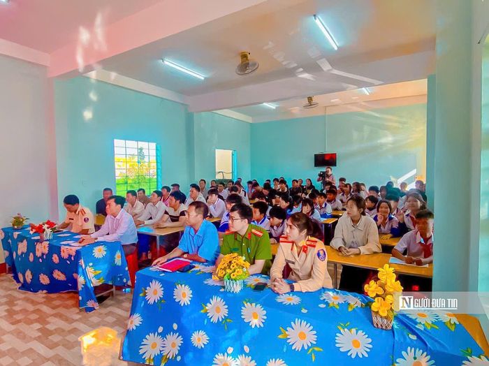 Các học viên tham gia lớp học.