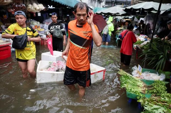 Tình trạng lũ lụt nặng nề ở Bangkok, Thái Lan. Ảnh: Reuters.