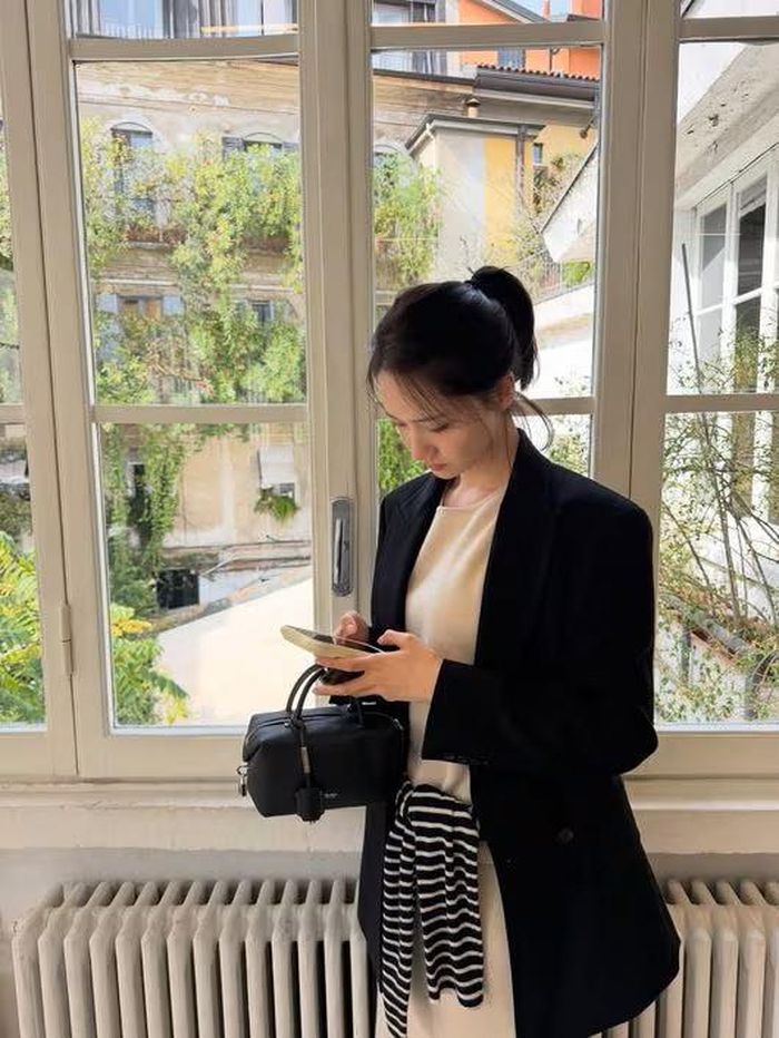 Yoona gây ấn tượng với nhan sắc trẻ trung, cuốn hút.