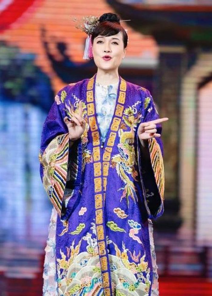 Vân Dung khiến nhiều người nhớ tới những vai diễn trong Táo Quân.