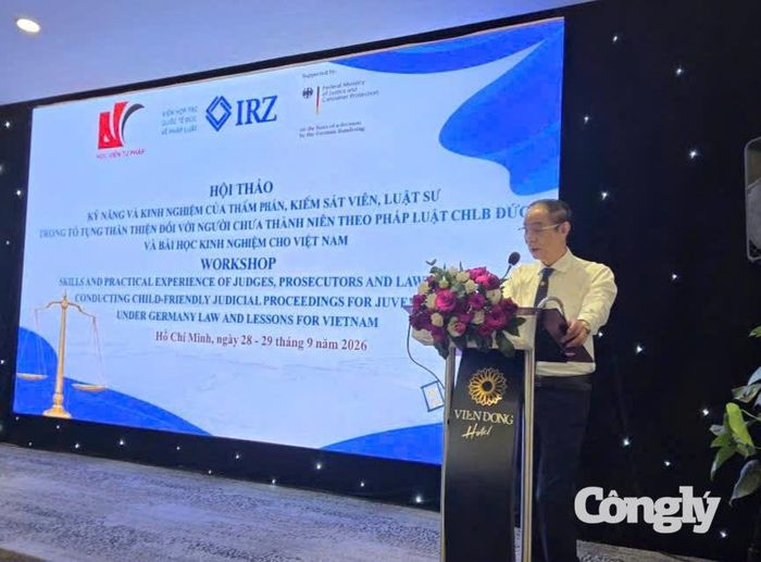 Ông Nguyễn Trường Thiệp - Phó Giám đốc Học viện Tư Pháp phát biểu.