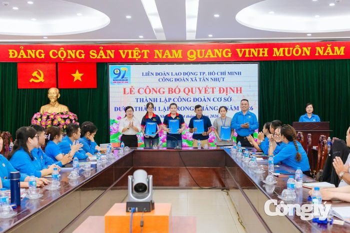 Xã Tân Nhựt (TP.HCM) thành lập 6 công đoàn cơ sở mới, phát triển 90 đoàn viên.