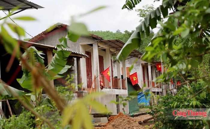 Hệ thống kết cấu hạ tầng thiết yếu tại bản Rào Tre được chuẩn hóa, tạo nền tảng vật chất để thu hẹp khoảng cách tiếp cận dịch vụ công của đồng bào Chứt.