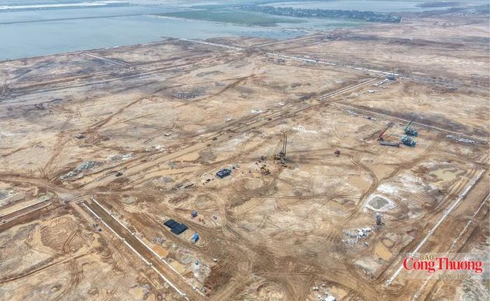 Hàng loạt dự án công nghiệp, năng lượng trọng điểm ở Hà Tĩnh đang bứt tốc thời điểm cuối năm.