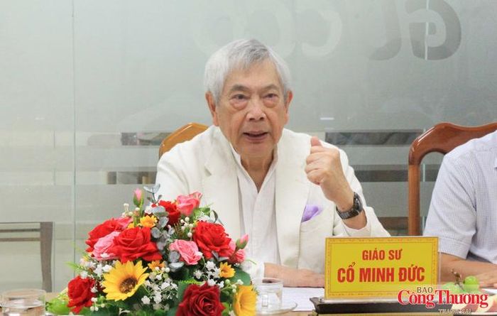 G.S Cổ Minh Đức chia sẻ tại buổi làm việc.