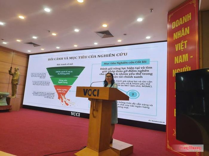 Bà Mai Thị Diệu Huyền - Phó Chủ tịch phụ trách điều hành Hội đồng Doanh nhân nữ Việt Nam (VWEC) phát biểu tại sự kiện.