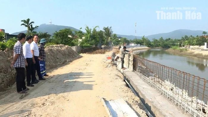 Xã Tân Ninh chú trọng công tác bảo đảm an toàn các công trình trong mùa mưa bão.