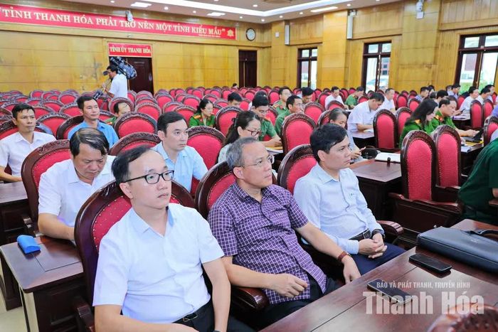 Đại biểu dự phiên họp tại điểm cầu Tỉnh ủy Thanh Hóa.