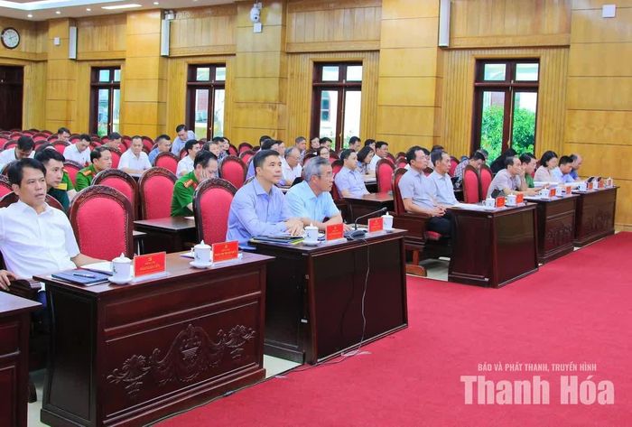 Các đồng chí lãnh đạo tỉnh và đại biểu dự phiên họp tại điểm cầu Tỉnh ủy Thanh Hóa.