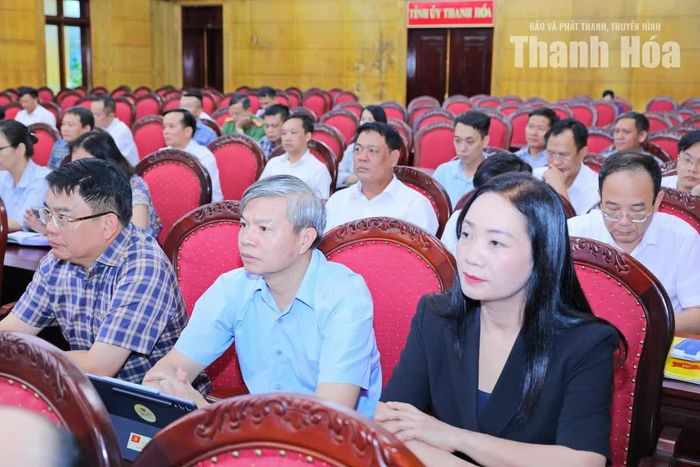 Đại biểu dự phiên họp tại điểm cầu Tỉnh ủy Thanh Hóa.