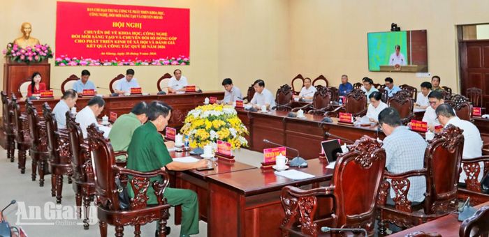 Đại biểu các sở, ban, ngành tỉnh cùng tham dự tại điểm cầu An Giang.