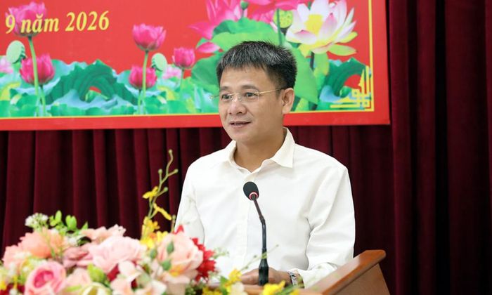  Đại biểu trình bày tham luận. 