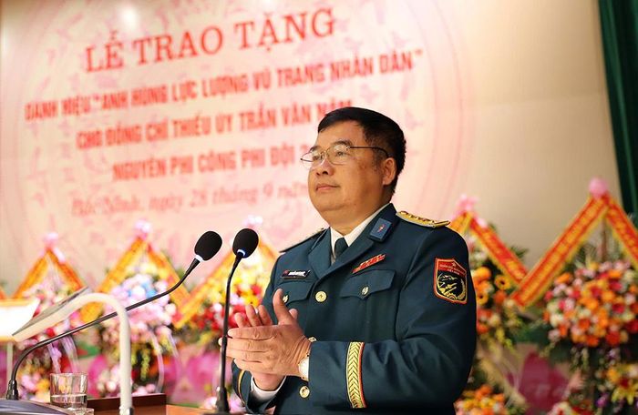  Đại tá Nguyễn Như Khoát phát biểu tại buổi lễ. 