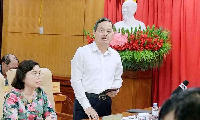 Chủ tịch UBND thành phố Phạm Hoàng Sơn phát biểu tại hội nghị.