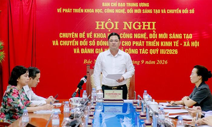 Bí thư Thành ủy Nguyễn Hồng Thái phát biểu kết luận các nội dung hội nghị tại điểm cầu thành phố Bắc Ninh.