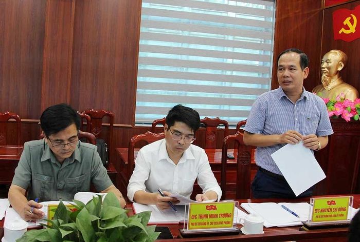 Đồng chí Nguyễn Chí Dũng, Phó Bí thư Thường trực Đảng ủy phường phát biểu làm rõ một số nội dung báo cáo.