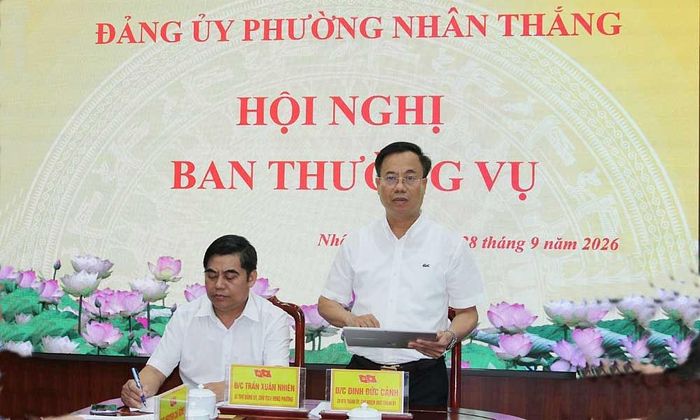 Đồng chí Đinh Đức Cảnh phát biểu chỉ đạo hội nghị.