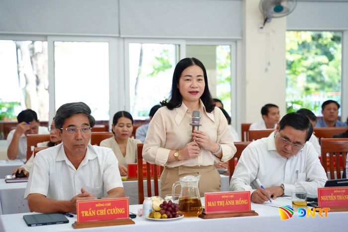 Bí thư Đảng ủy phường Ngũ Hành Sơn Mai Thị Ánh Hồng phát biểu tại hội nghị. Ảnh: T.CÔNG