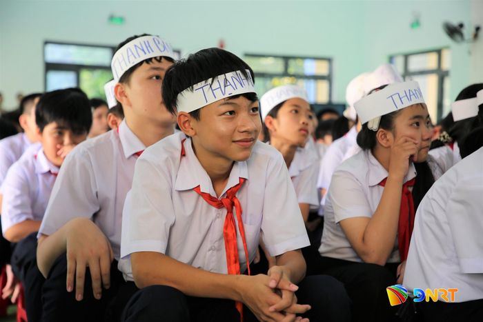 Học sinh Trường THCS Tam Kỳ hào hứng tham gia các hoạt động tìm hiểu kiến thức, tương tác, trải nghiệm và thử thách theo tinh thần “Học mà chơi - Chơi mà học”. Ảnh: ALĂNG NGƯỚC