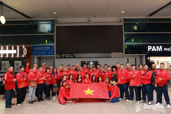 Các thành viên Đội tuyển Thể hình Việt Nam tham dự giải châu Á. Ảnh: THĐN