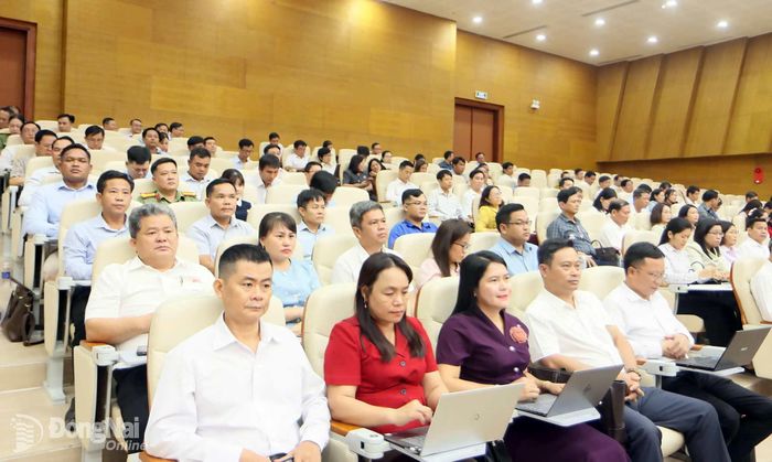 Các đại biểu tham dự hội nghị. Ảnh: Văn Truyên