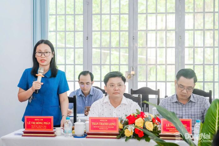 Các ý kiến trao đổi tại buổi làm việc. Ảnh: Mỹ Duyên