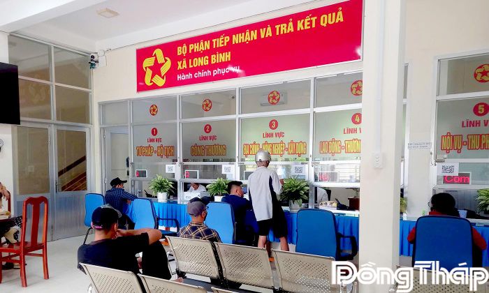 Trung tâm Phục vụ hành chính công xã linh hoạt xử lý công việc, đạt tỷ lệ hồ sơ giải quyết đúng và trước hạn trên 99%.