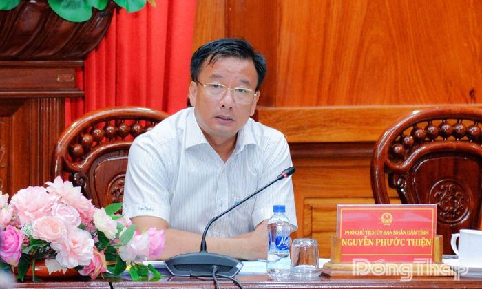 Đồng chí Nguyễn Phước Thiện phát biểu tại cuộc họp.