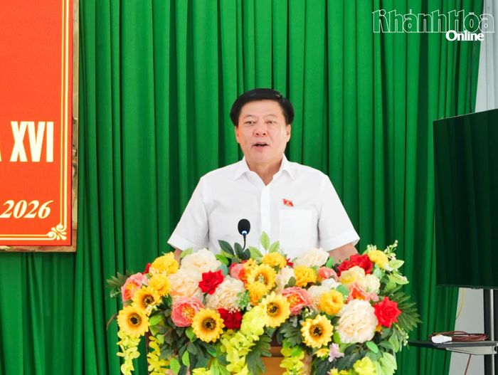 Chuẩn Đô đốc Phạm Minh Tuấn thông tin, làm rõ một số nội dung thuộc lĩnh vực cử tri quan tâm.