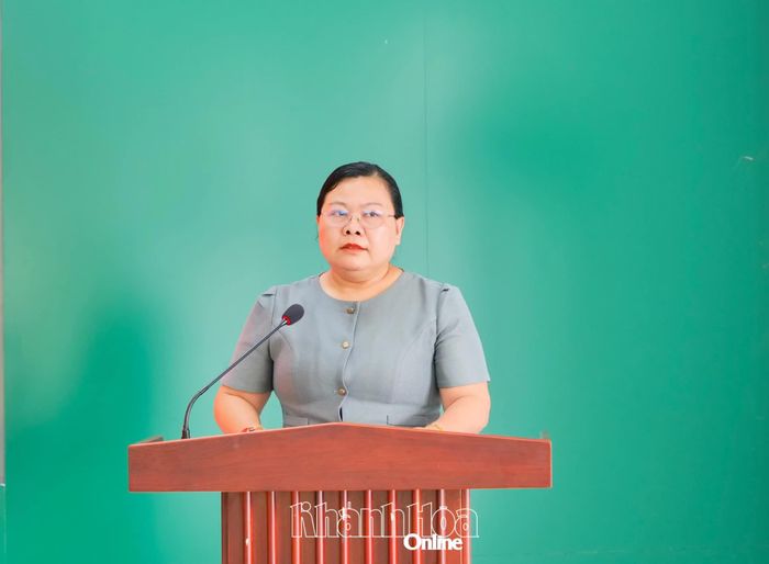 Lãnh đạo Sở Giáo dục và Đào tạo làm rõ các kiến nghị có liên quan.