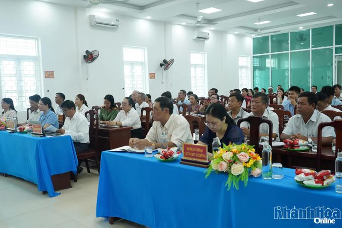 Các đại biểu tham dự diễn đàn.