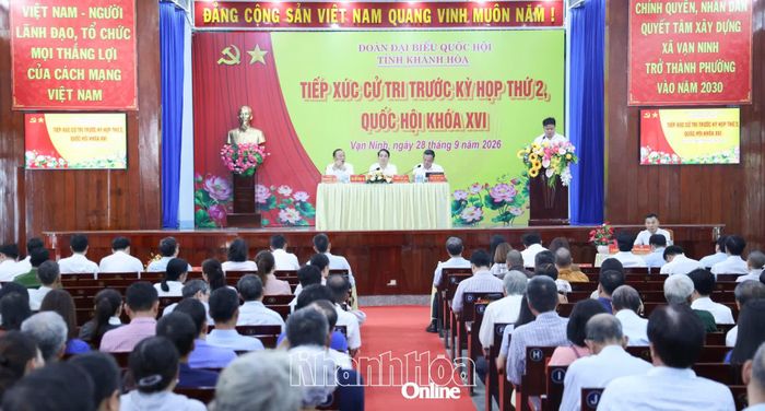 Quang cảnh buổi tiếp xúc.
