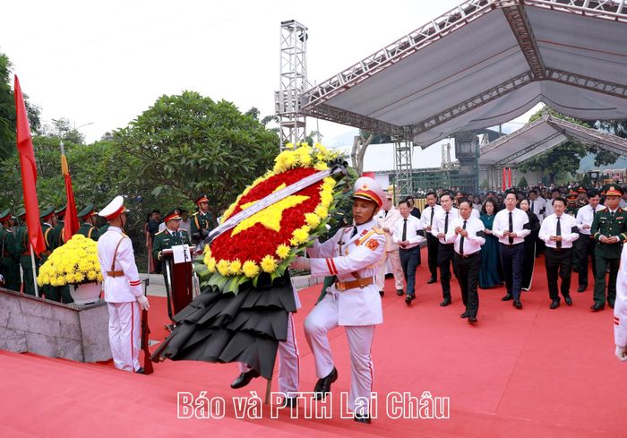  Lễ viếng, truy điệu và an táng được tỉnh tổ chức trong không khí trang nghiêm, thành kính.