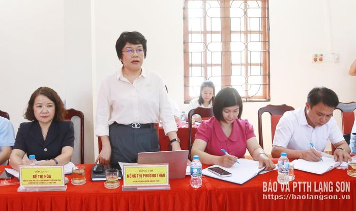 Giám đốc Bảo hiểm xã hội tỉnh phát biểu thảo luận tại buổi làm việc