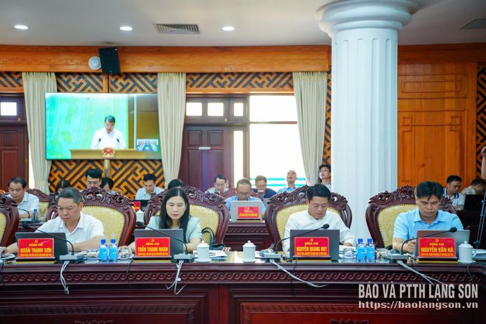 Các đại biểu dự phiên họp