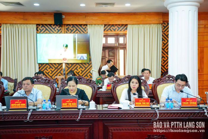 Các đại biểu dự phiên họp
