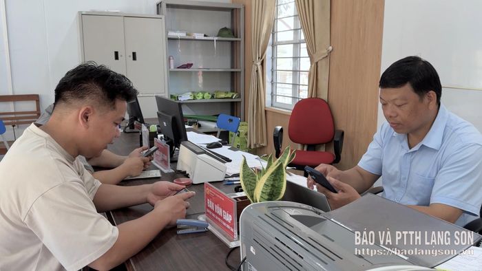 Cán bộ xã Tân Tiến tham gia Cuộc thi “Công dân số xứ Lạng”