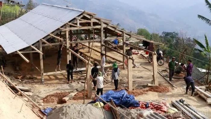 Các hộ nghèo, cận nghèo khó khăn về nhà ở tại xã Lao Cải được hỗ trợ kinh phí làm mới, sửa chữa nhà ở.
