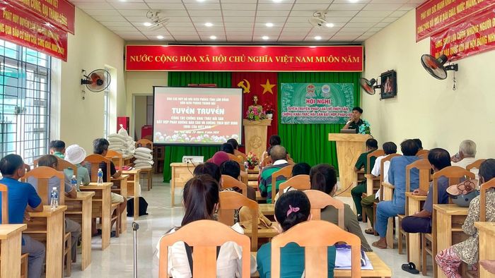 Đồn Biên phòng Thanh Hải tuyên truyền pháp luật về chống khai thác IUU cho ngư dân