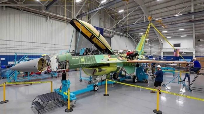 Dây chuyền lắp ráp máy bay F-16 tại Greenville