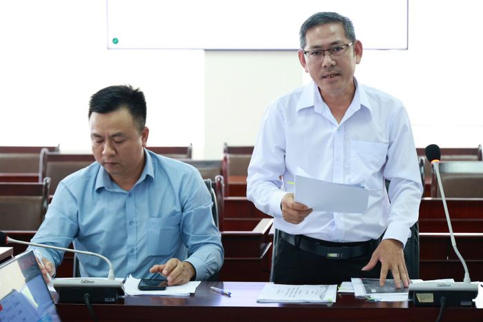 Phó Giám đốc Bảo tàng tỉnh Lâm Đồng Nguyễn Tấn Vũ phát biểu tại cuộc họp