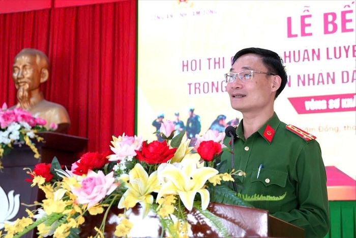 Đại tá Nguyễn Văn Dũng - Phó Giám đốc Công an tỉnh phát biểu tại lễ bế mạc hội thi