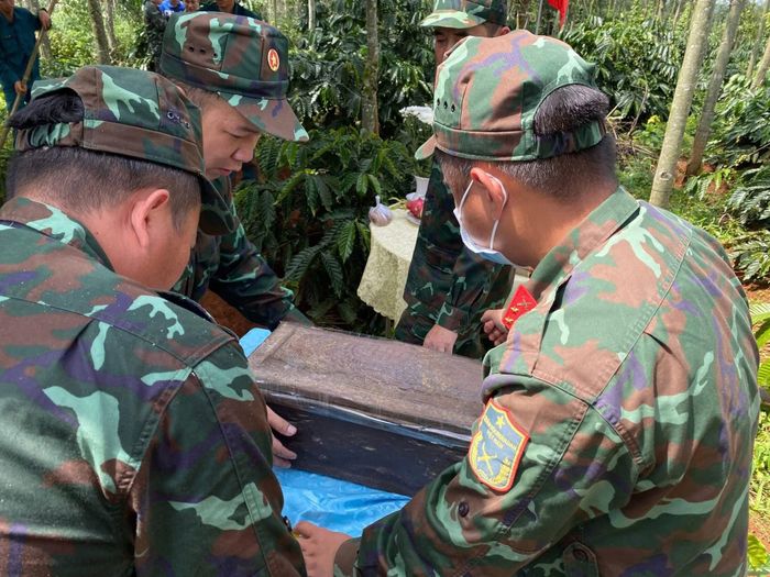 Sau khi hoàn tất công tác cất bốc, hài cốt liệt sĩ được đưa về Nghĩa trang Liệt sĩ Đắk R'lấp