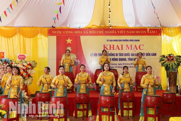 Tiết mục trống hội được biểu diễn tại Lễ hội truyền thống Di tích Quốc gia đặc biệt Đền Xám năm 2026.