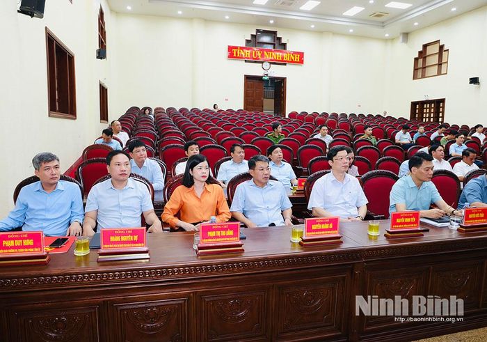 Các đại biểu dự hội nghị tại điểm cầu tỉnh Ninh Bình.